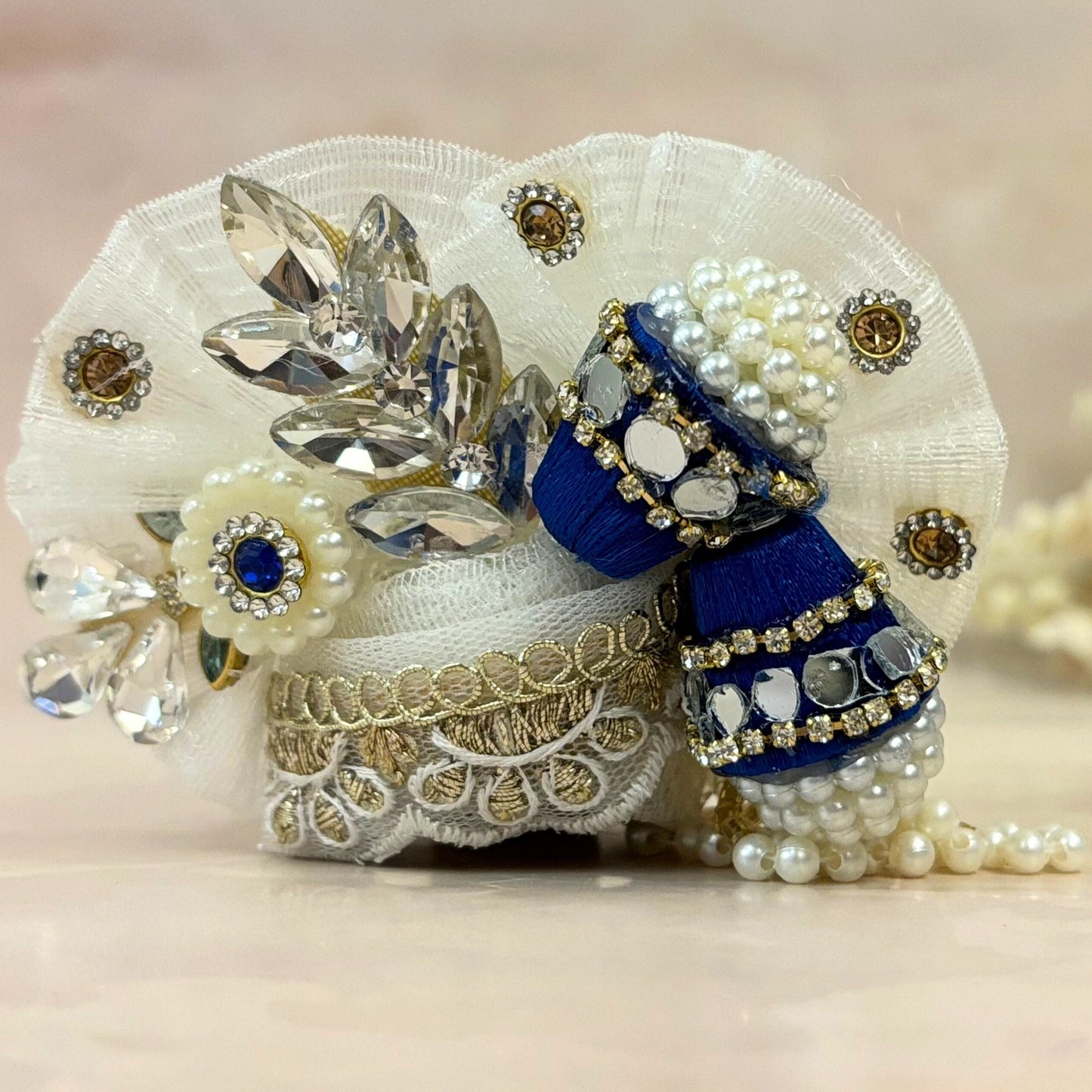 Shvetārka Laddu Gopal Dress