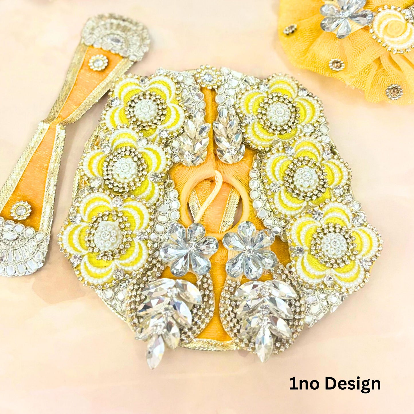 Haripīta Laddu Gopal Dress