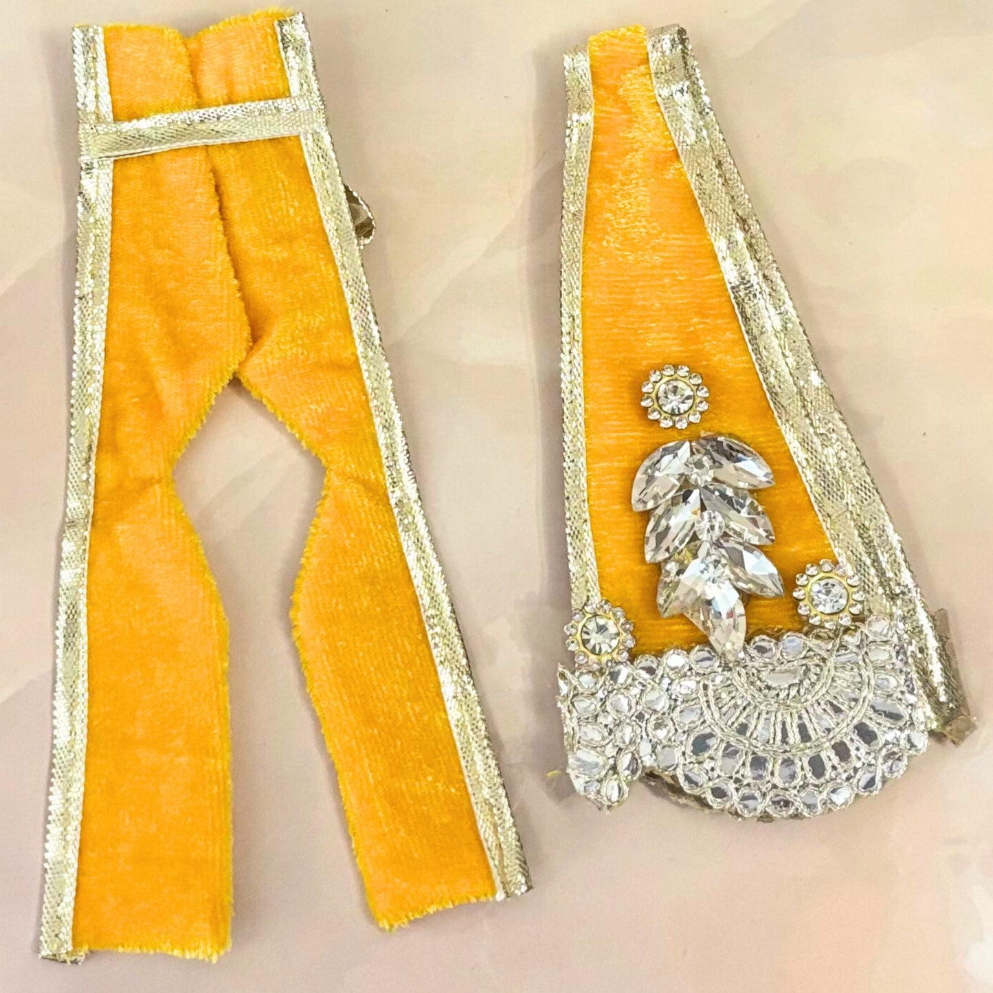 Haripīta Laddu Gopal Dress