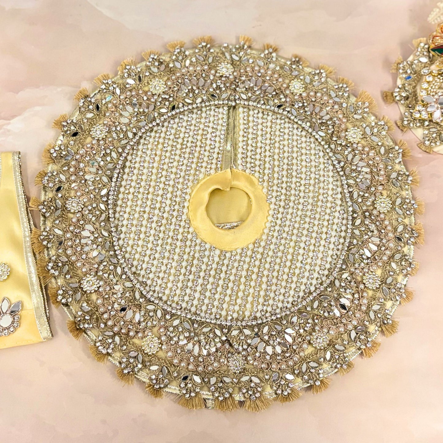 Suvarṇachandra Laddu Gopal Dress