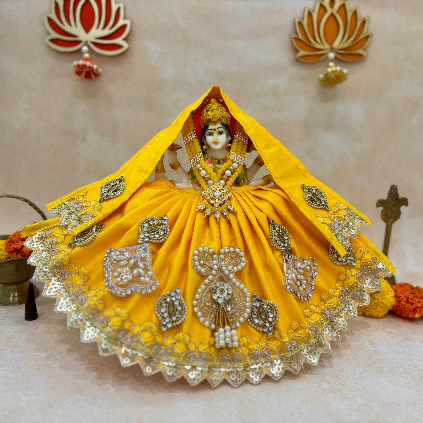 Peetambarii Shringar Mata Rani Dress
