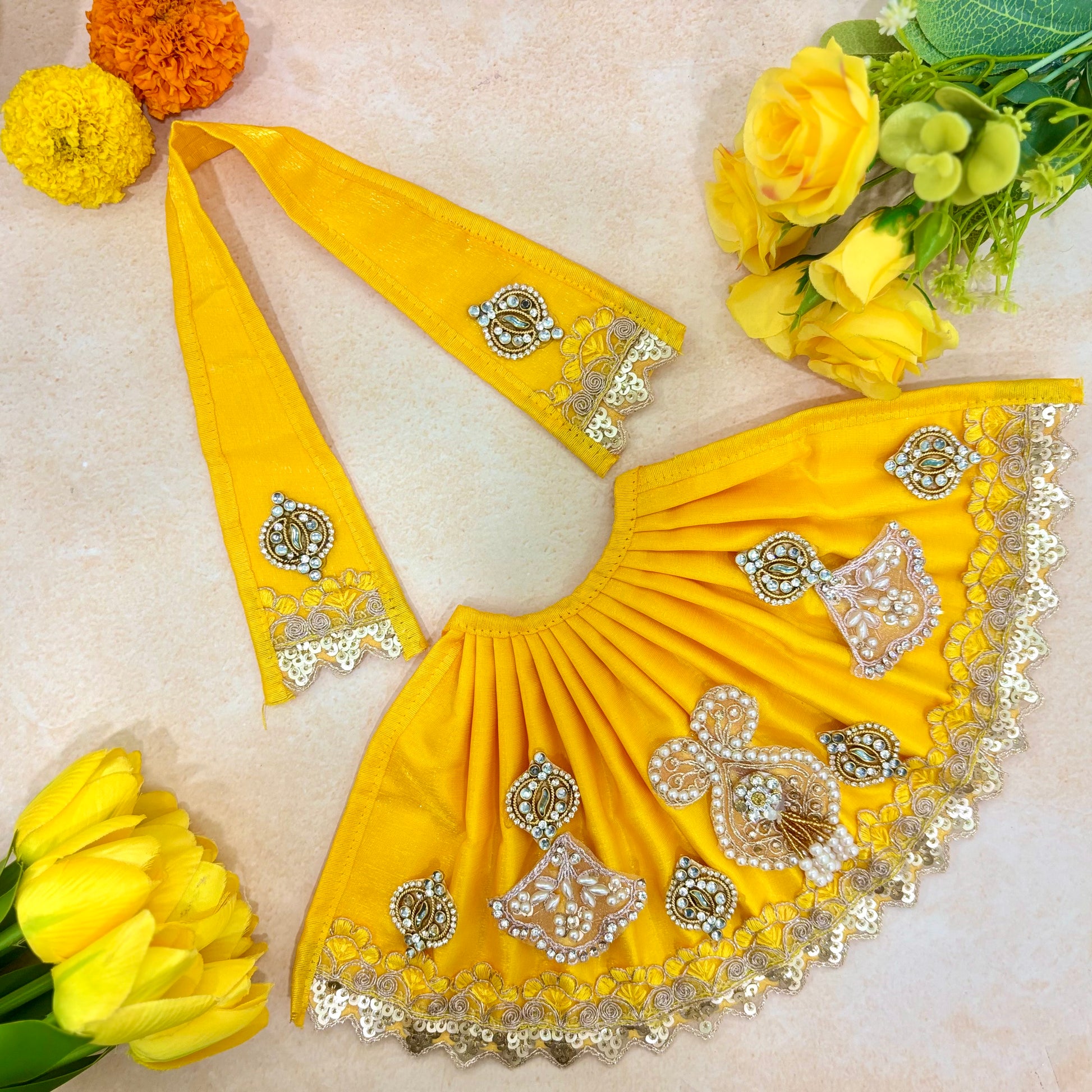 Peetambarii Shringar Mata Rani Dress