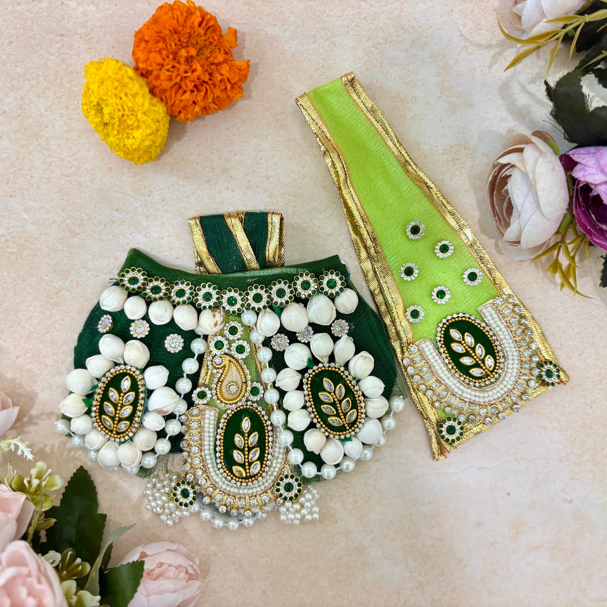 Divya Harit Radha Krishna Dress