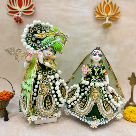Divya Harit Radha Krishna Dress