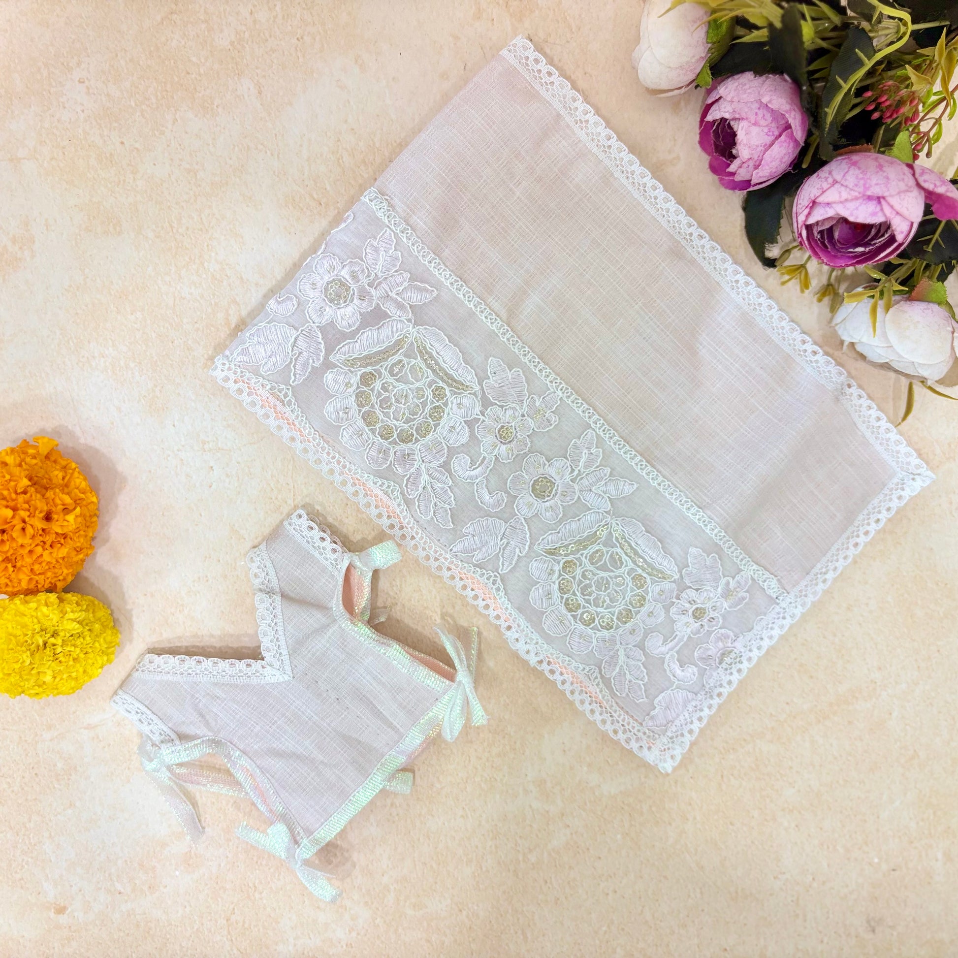 Shwet Preet Radha Krishna Dress