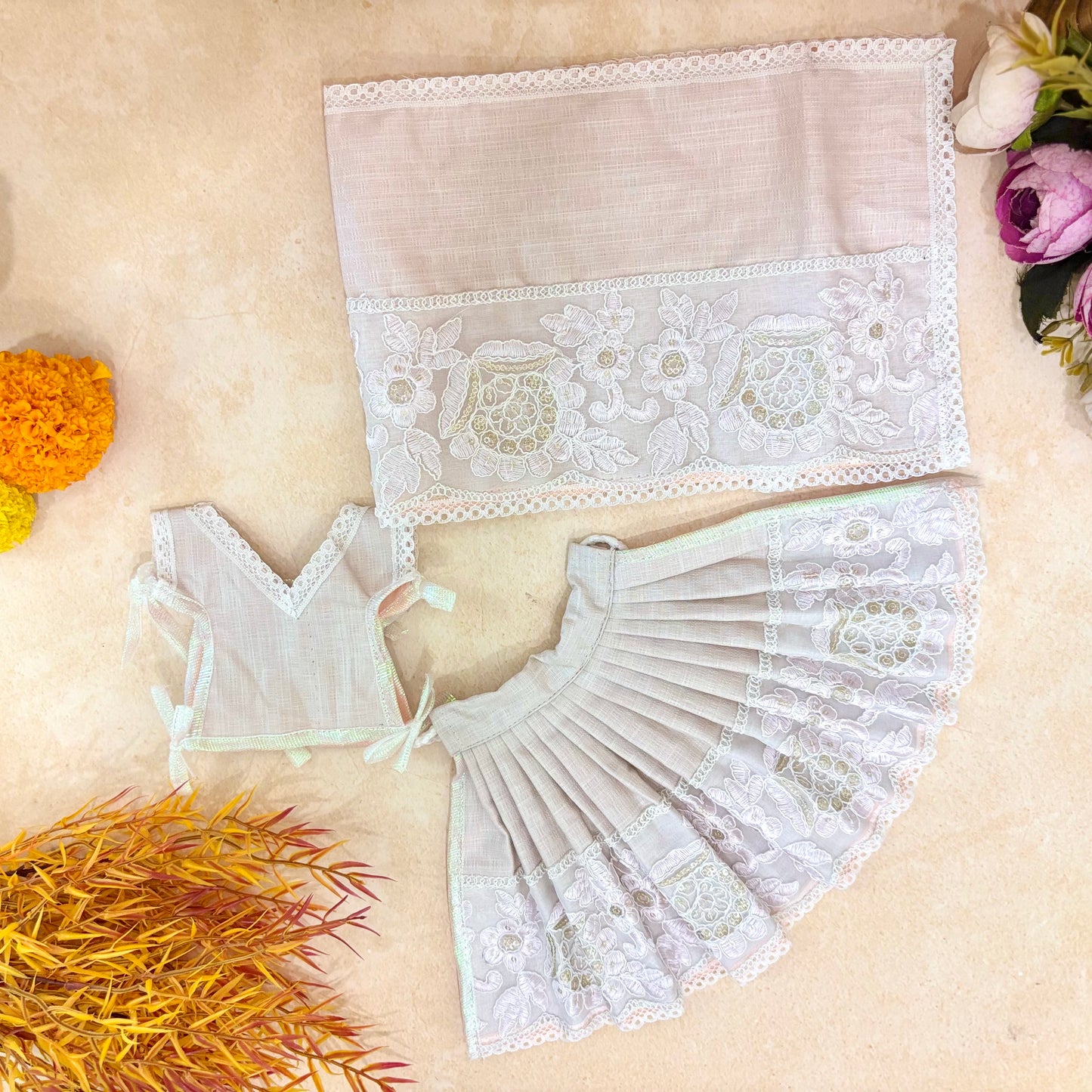 Shwet Preet Radha Krishna Dress