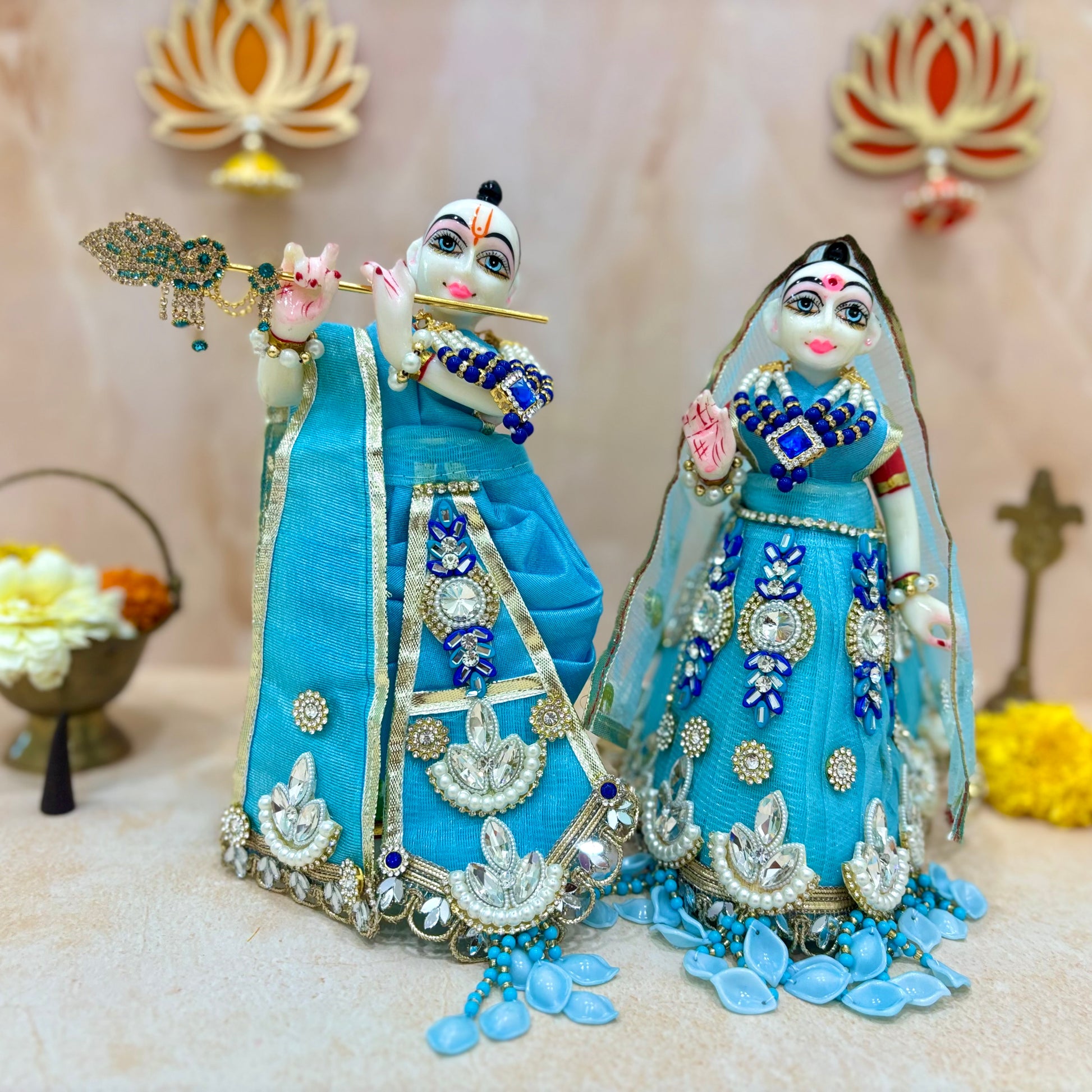 Neel Mukut Radhe Krishna Dress