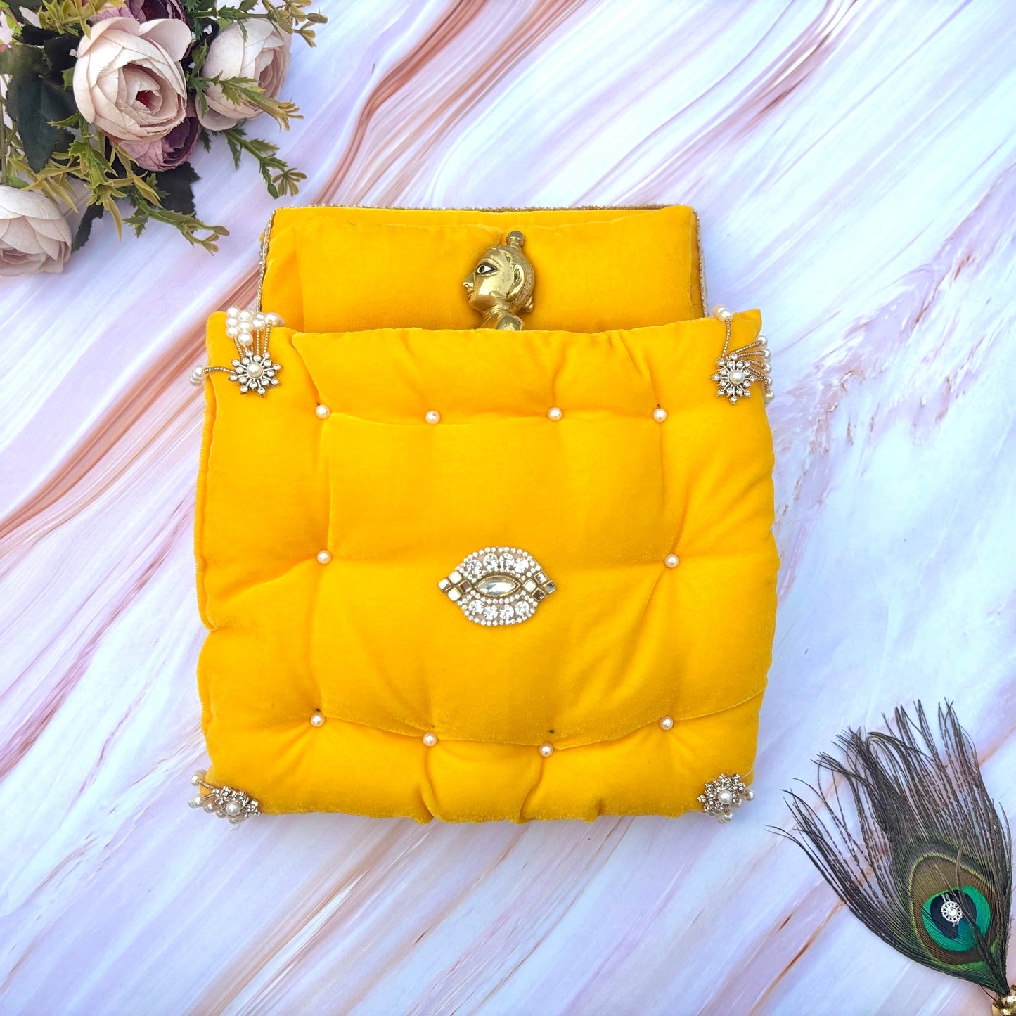 Kanakavishram Velvet Laddu Gopal Bedding Set