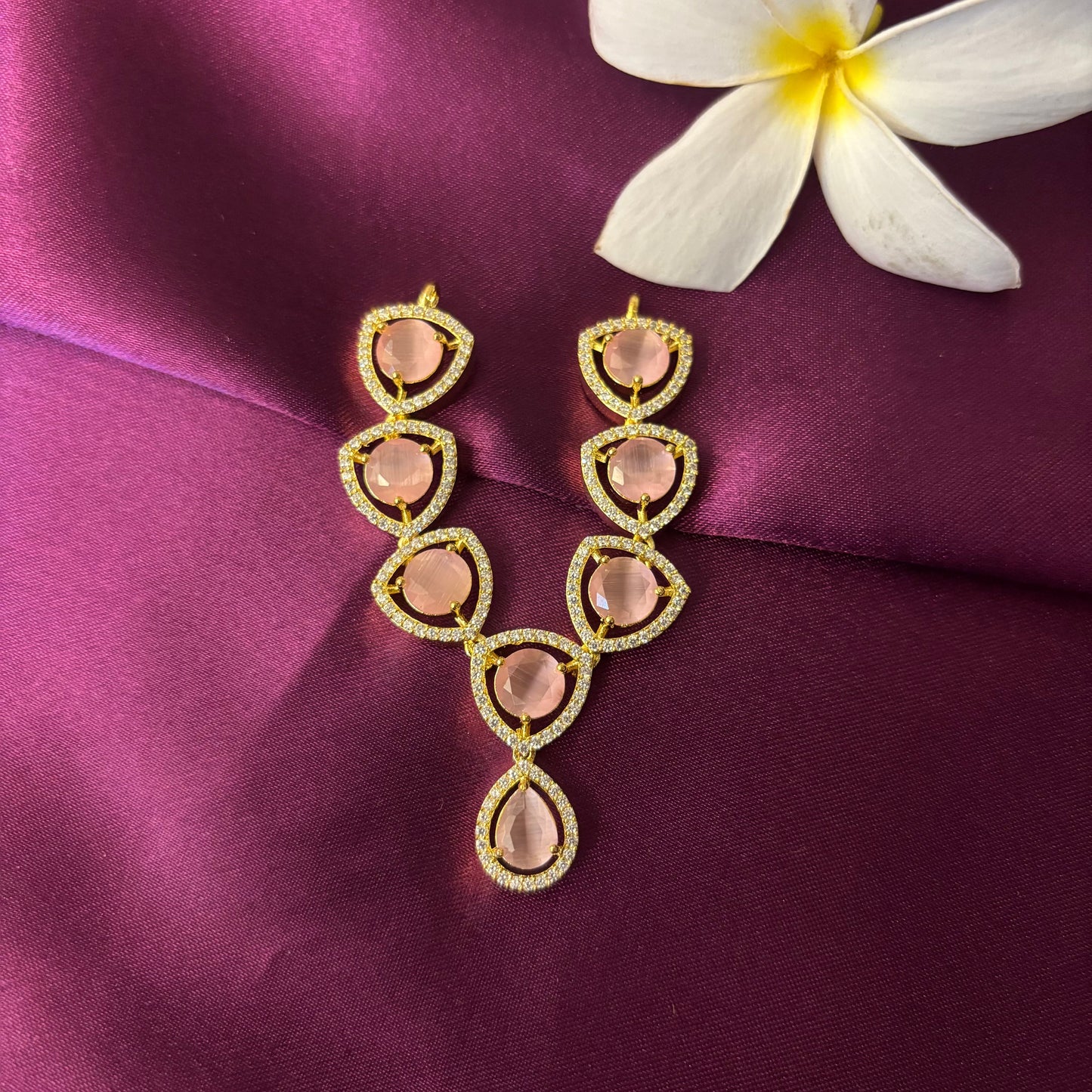 PeachPrabha Crystal Necklace