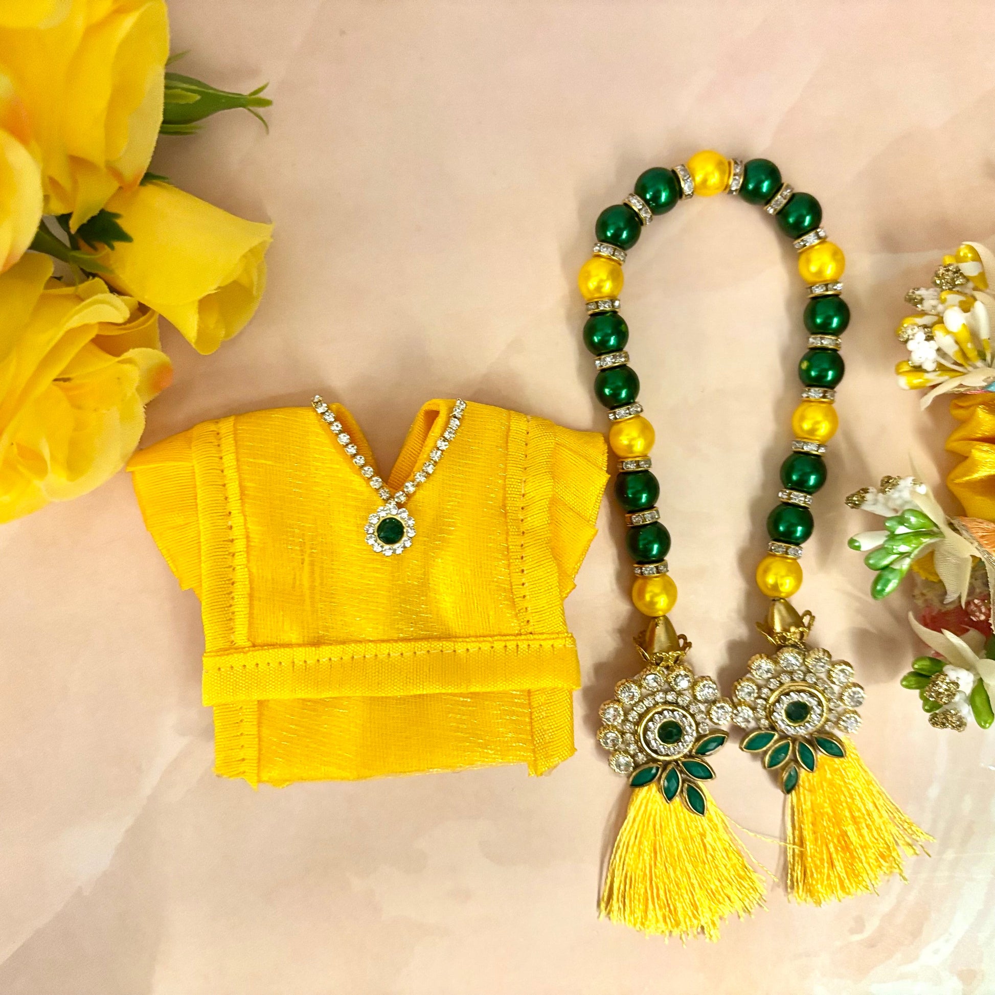 Peet Harit Kundan Laddu Gopal Dress