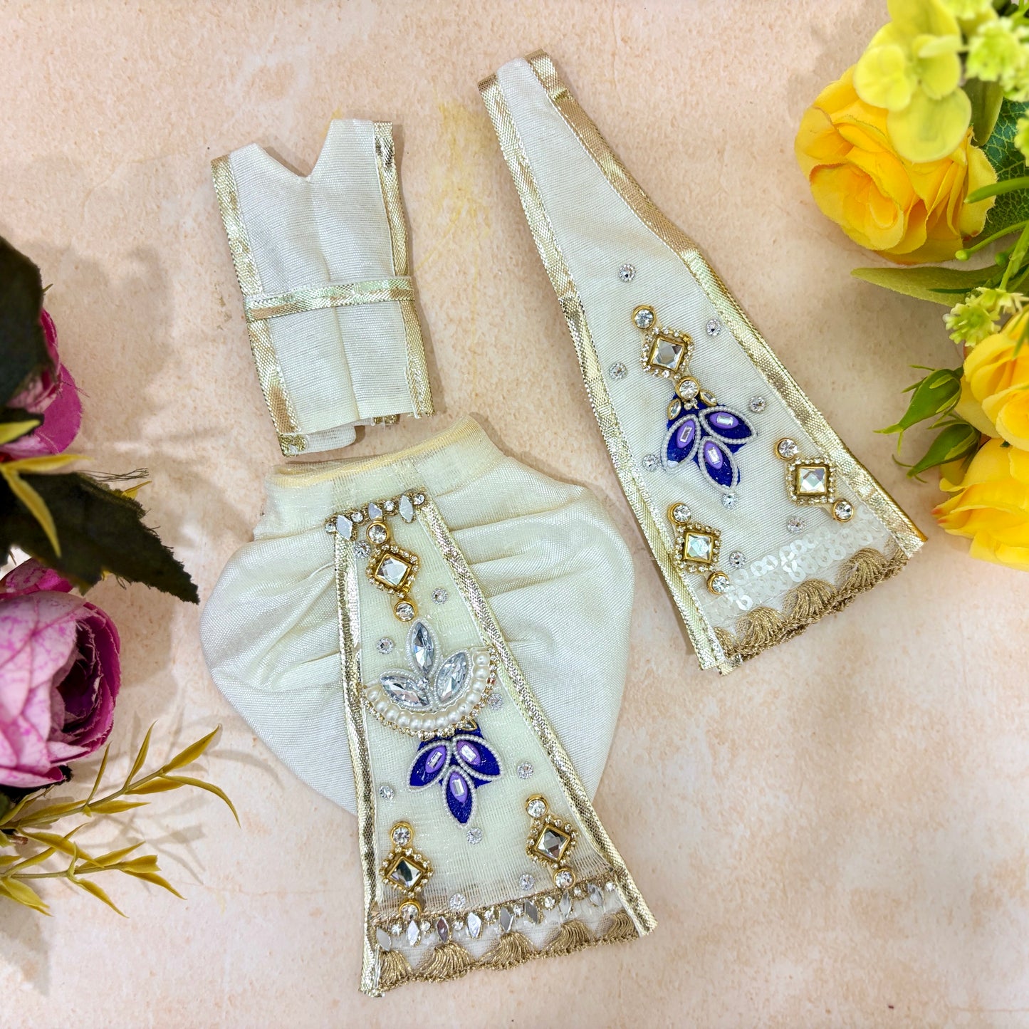 Shwet Ratnaa Radhe Krishna Dress