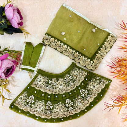 Hariyli Yugal Radhe Krishna Dress