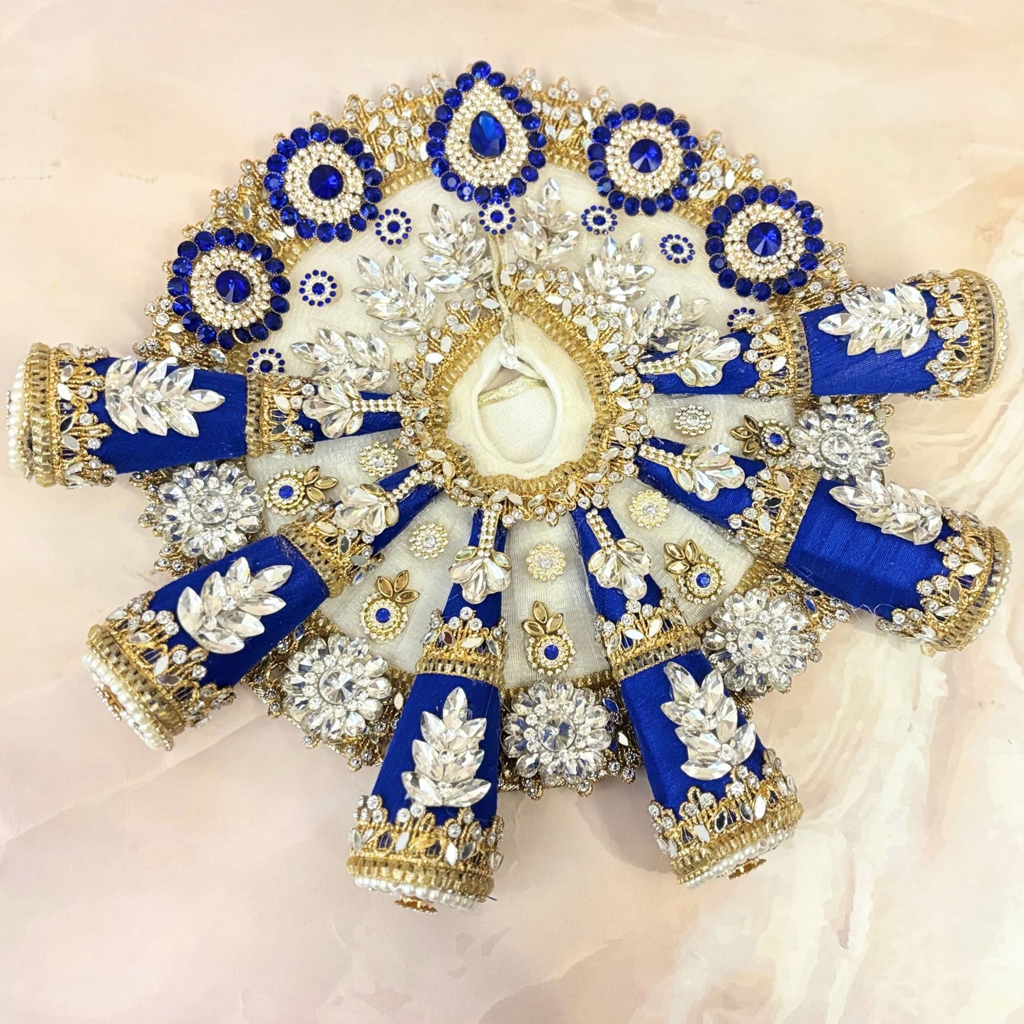 Shvetārāvinda Laddu Gopal Dress