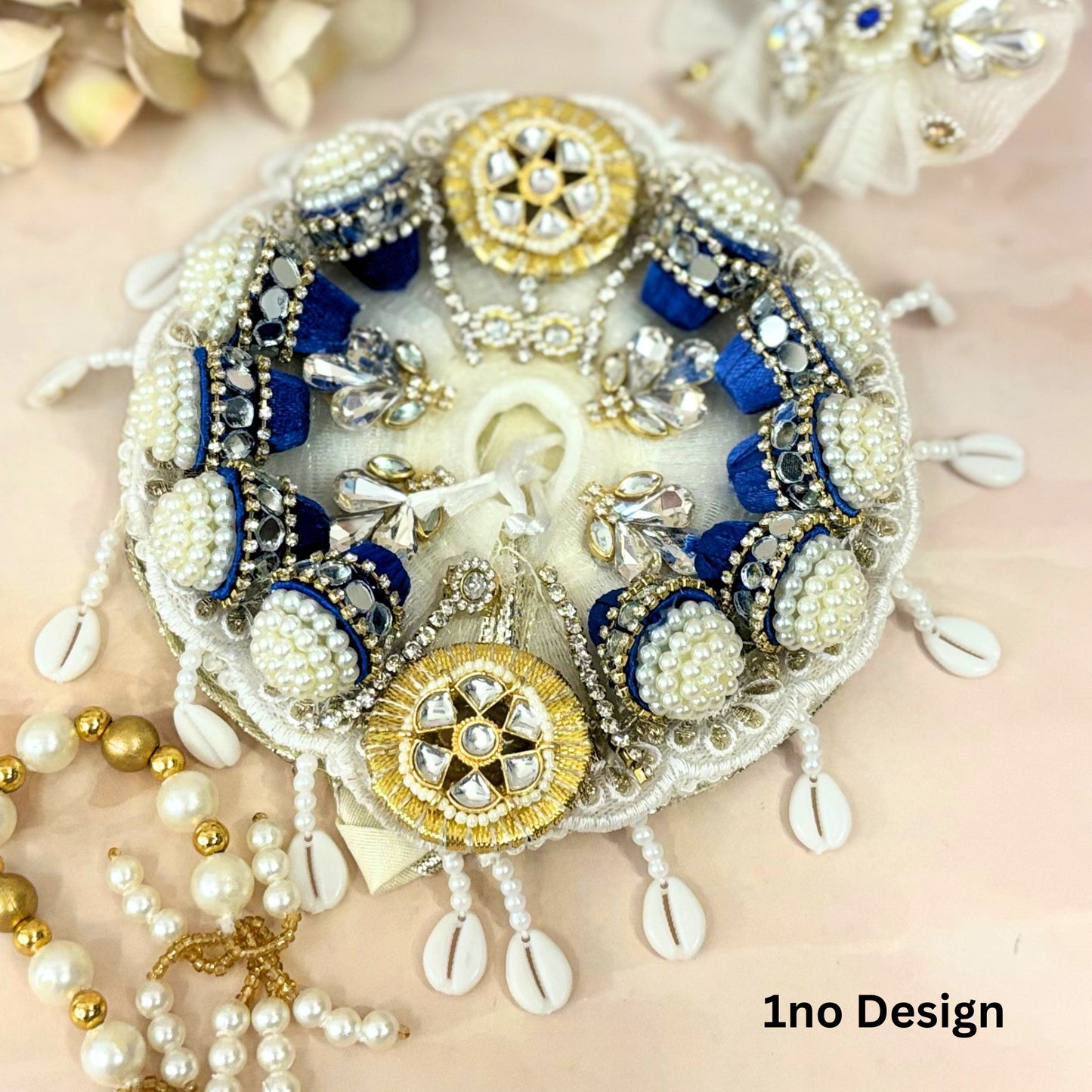 Shvetārka Laddu Gopal Dress
