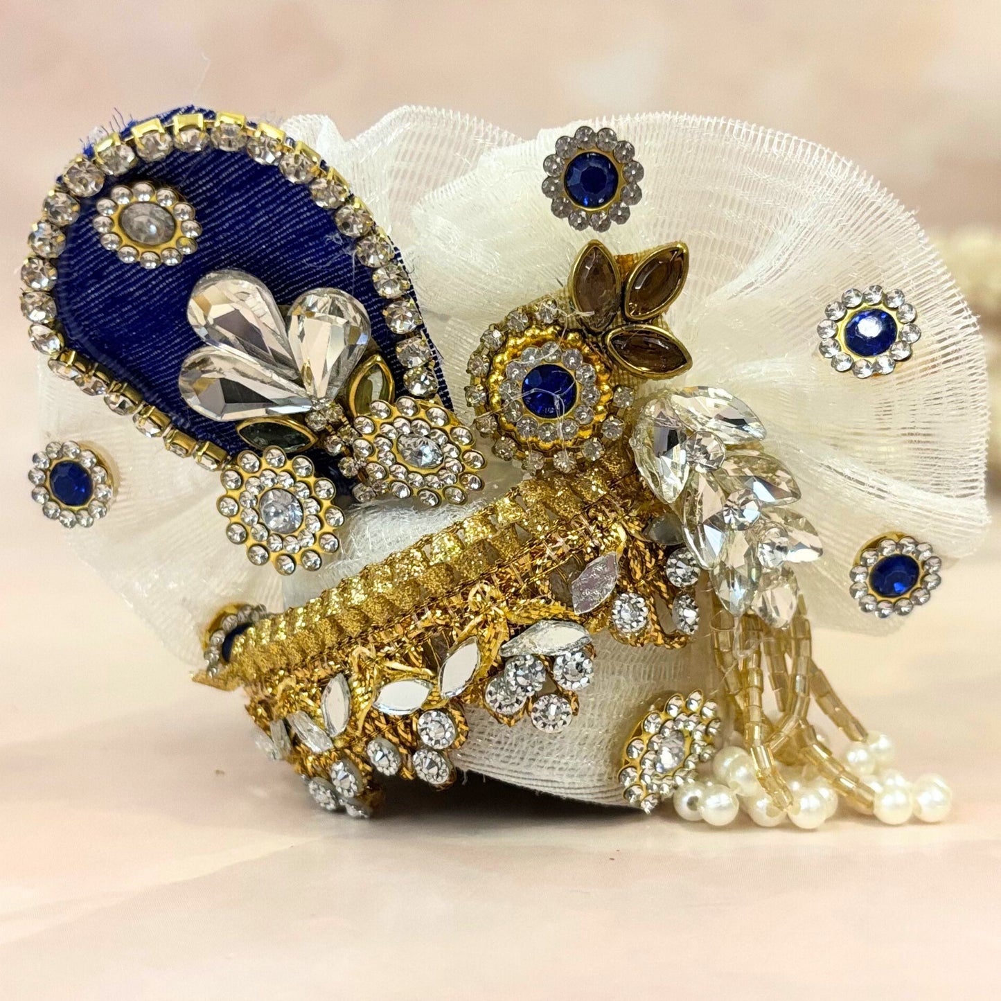 Shvetārāvinda Laddu Gopal Dress