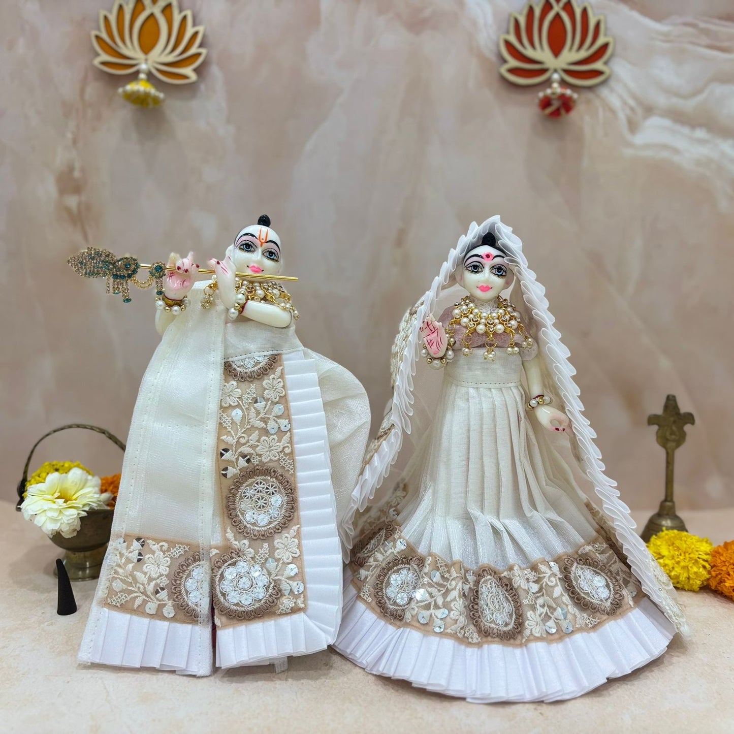 Shwett  Sakhi Radhe Krishna Dress